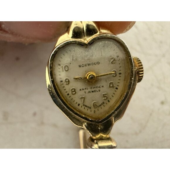 Vintage NORWOUD Anti-Shock 7 Jewels Mechanical Gold Tone Watch w/ Box - Picture 2 of 6